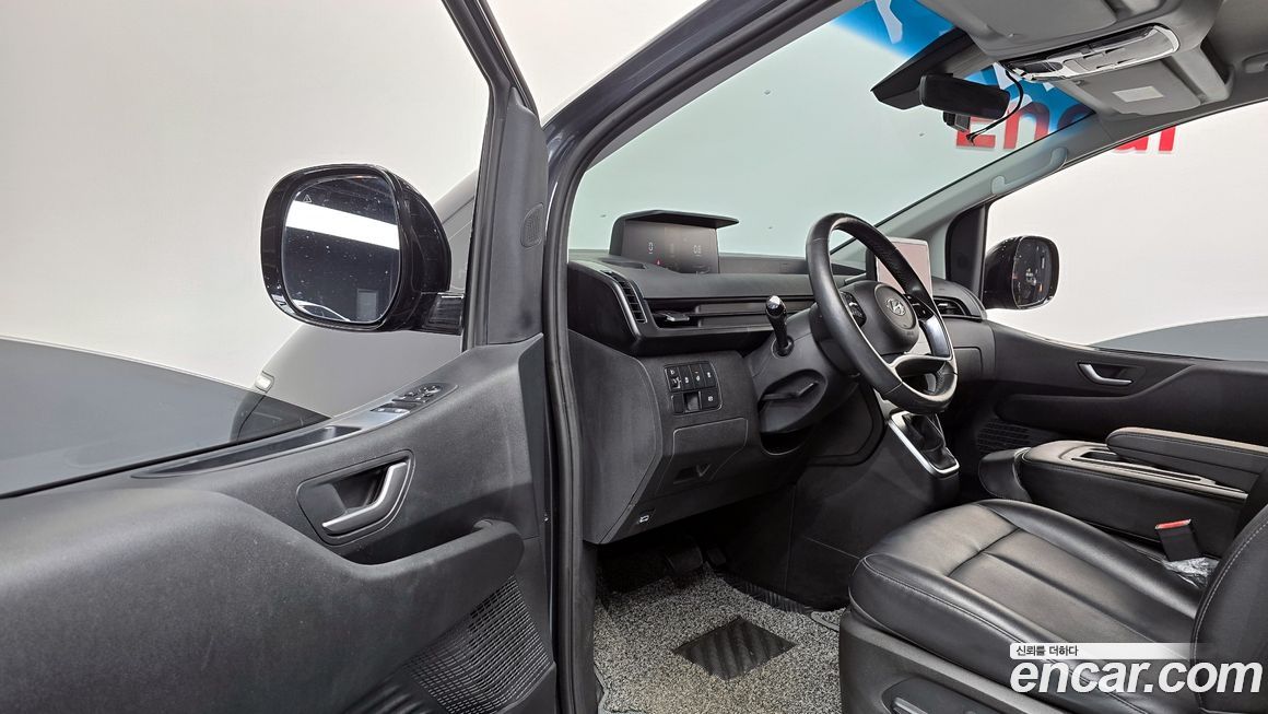 Hyundai Staria 2022