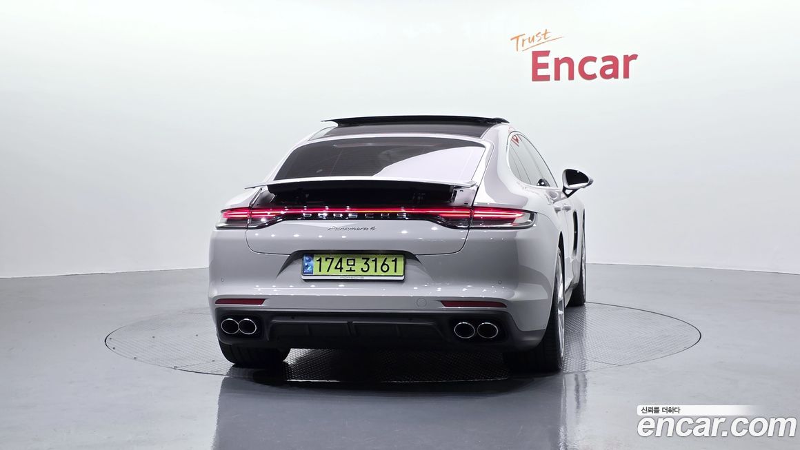 Porsche Panamera 2023