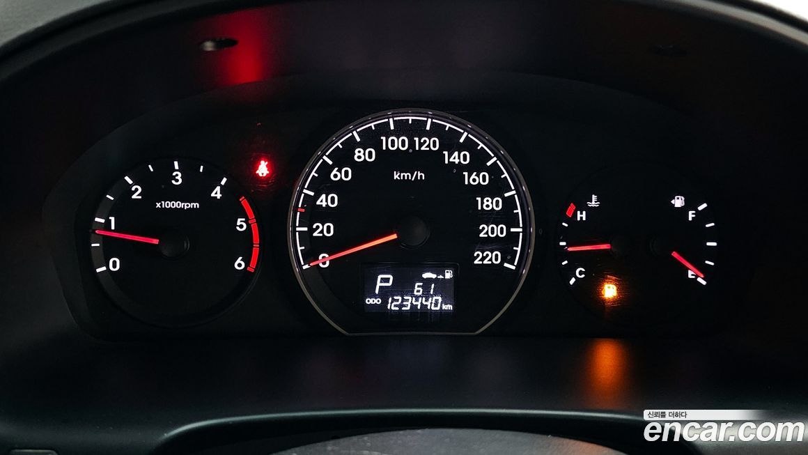 Hyundai Starex 2016