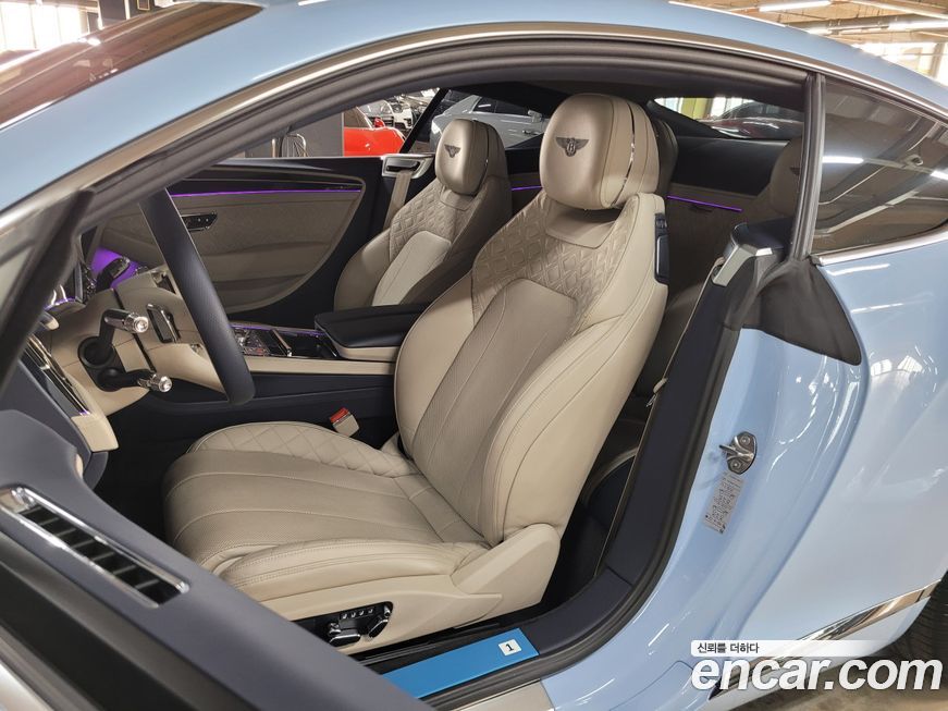 Bentley Continental 2021