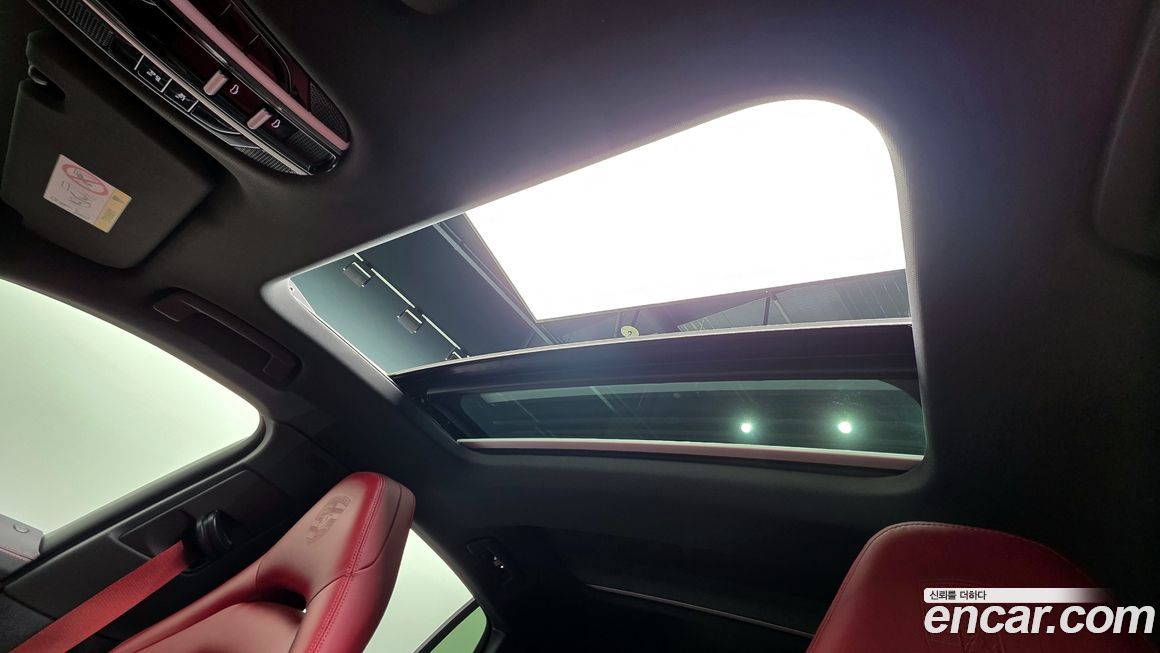 Porsche Panamera 2023