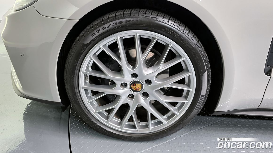 Porsche Panamera 2023