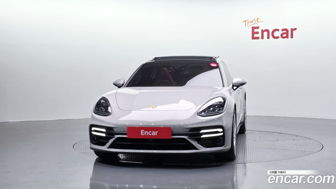 Porsche Panamera 2023