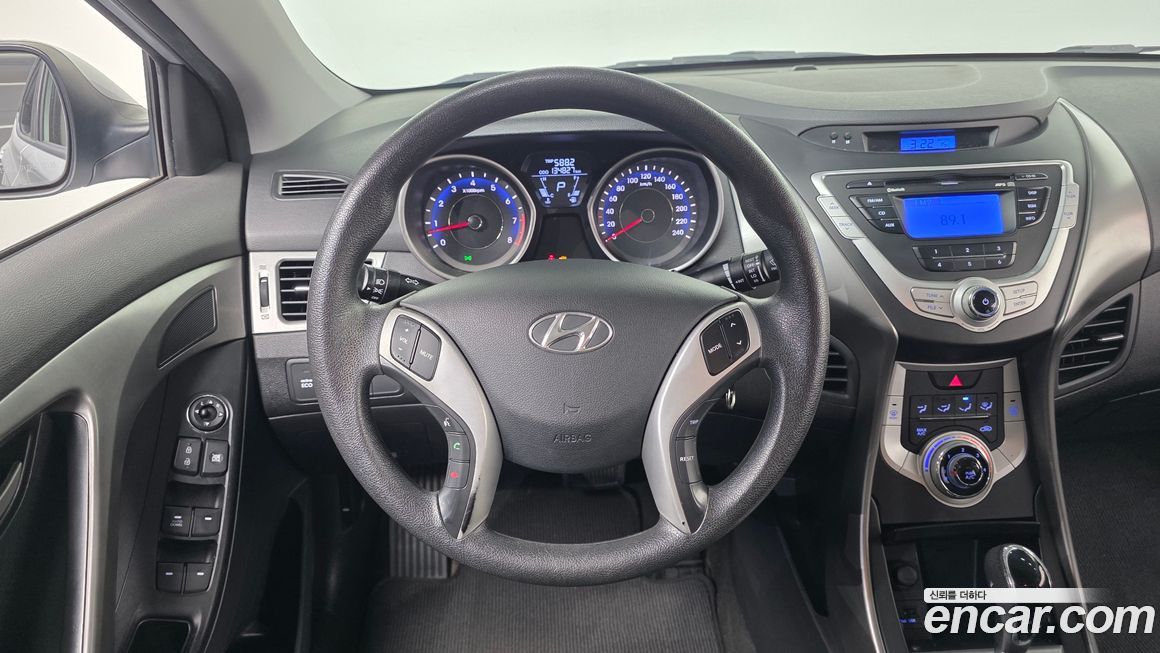 Hyundai AVANTE 2012