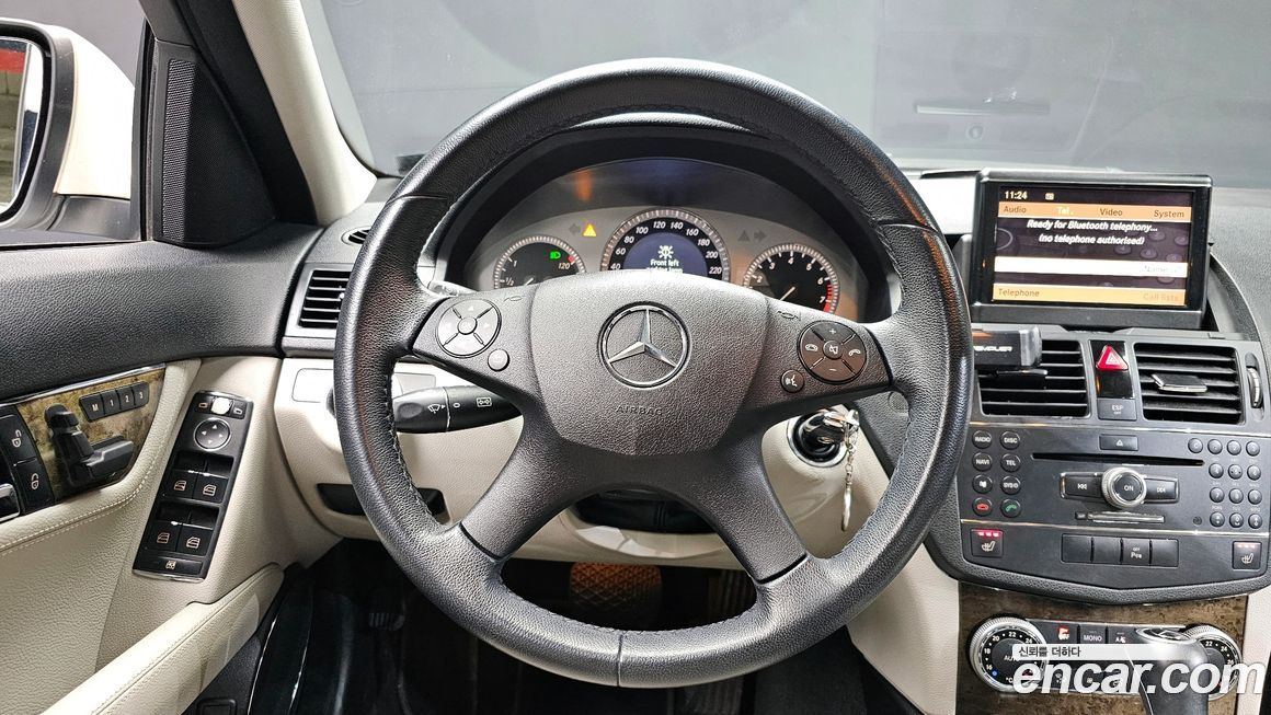 Mercedes-Benz C-Class 2009