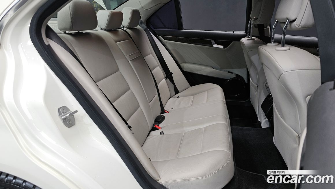 Mercedes-Benz C-Class 2009