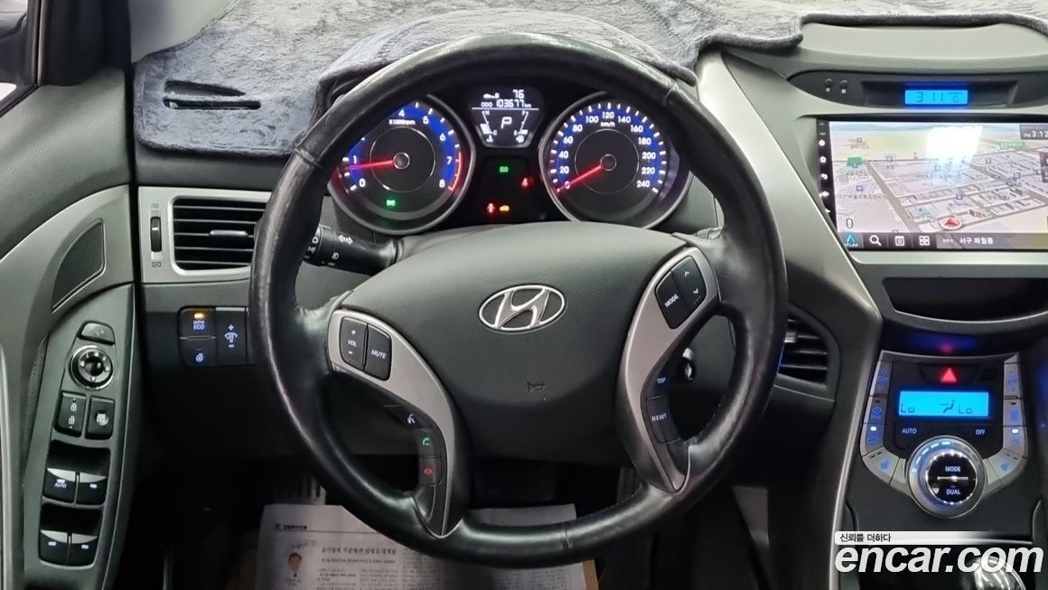 Hyundai AVANTE 2013
