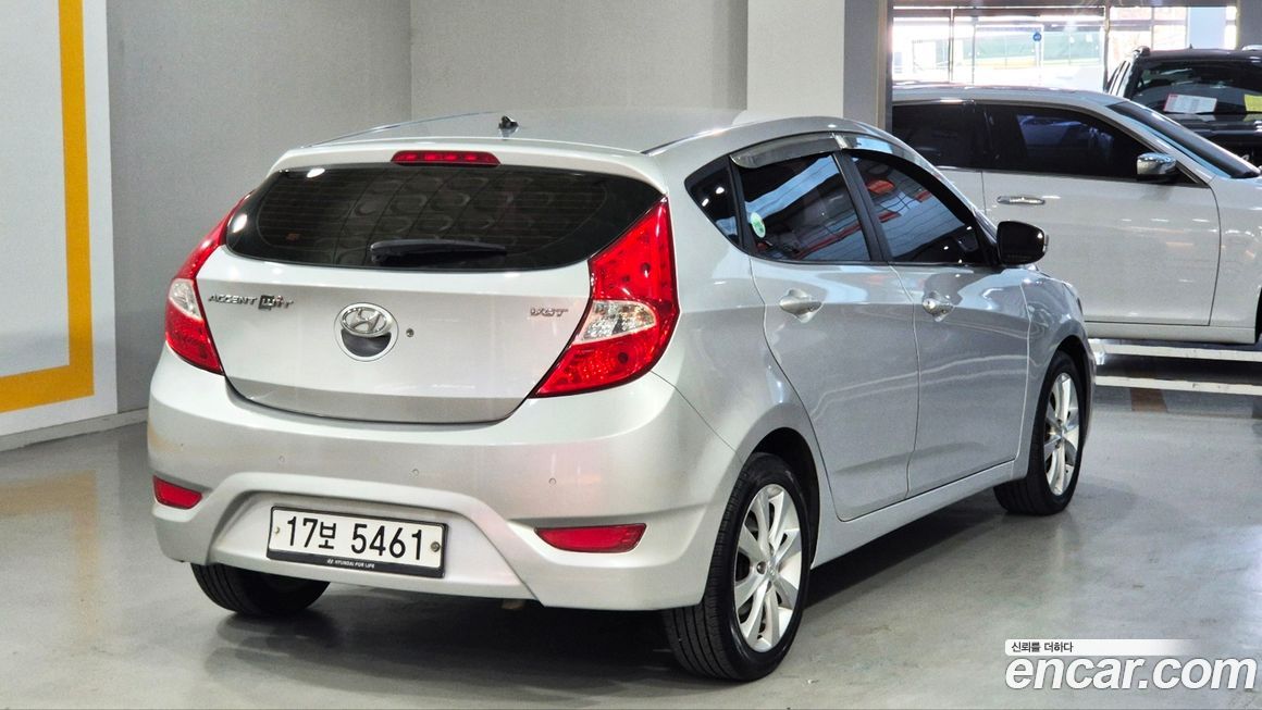 Hyundai Accent 2012
