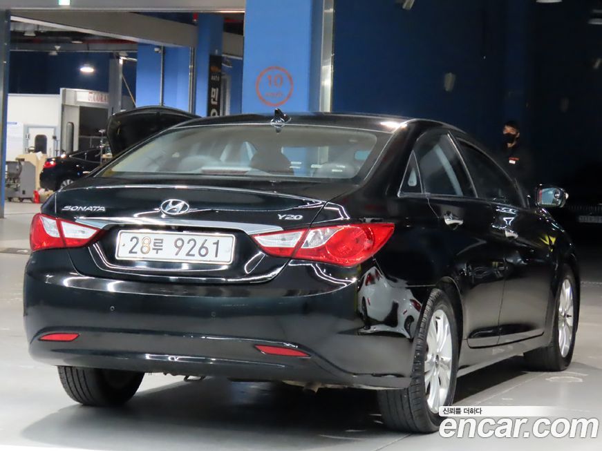 Hyundai Sonata 2010