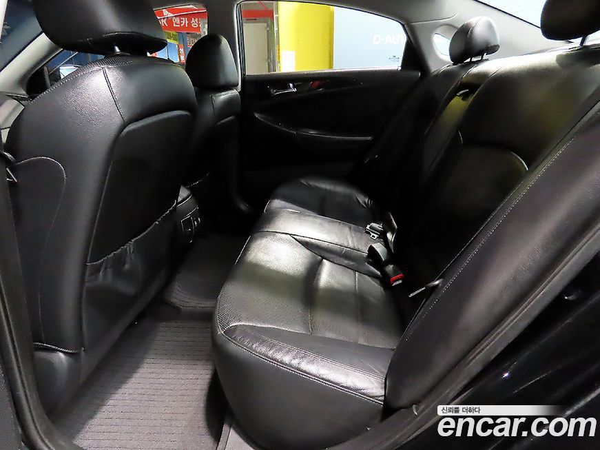 Hyundai Sonata 2010