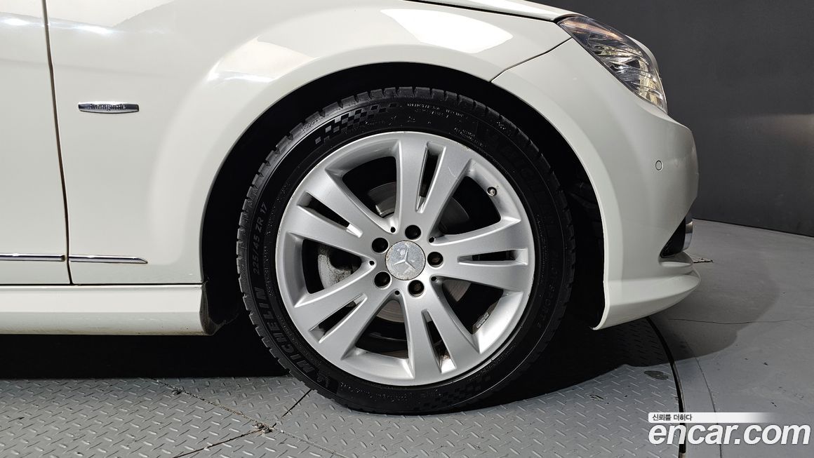 Mercedes-Benz C-Class 2009