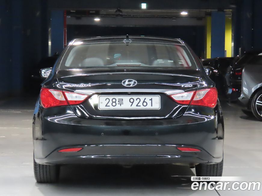 Hyundai Sonata 2010