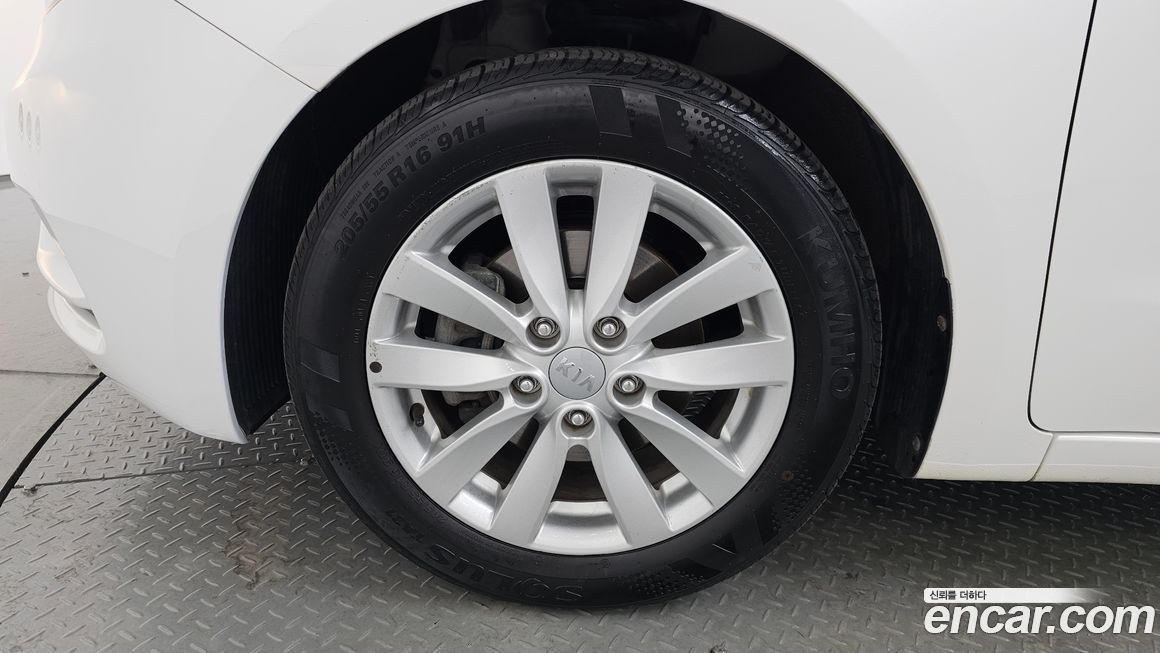 Kia K3 2013