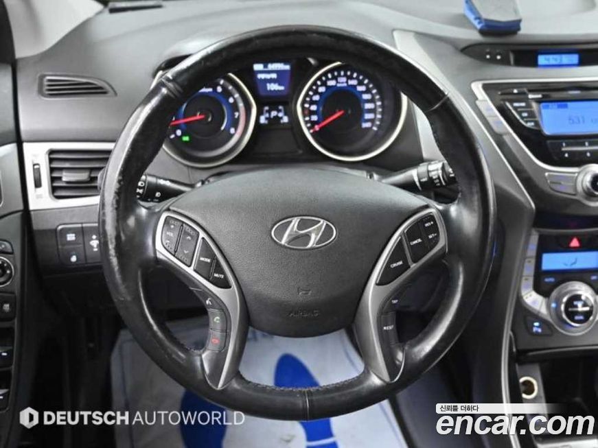 Hyundai AVANTE 2013