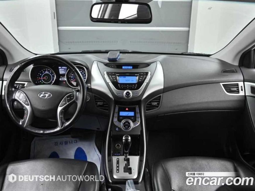 Hyundai AVANTE 2013
