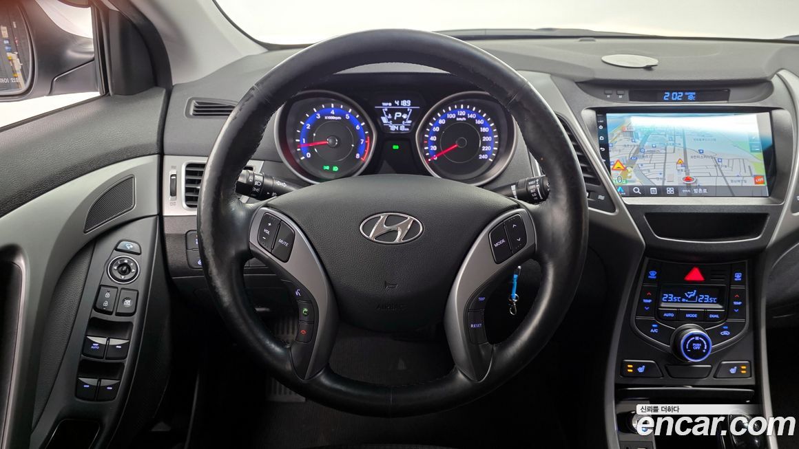 Hyundai AVANTE 2015