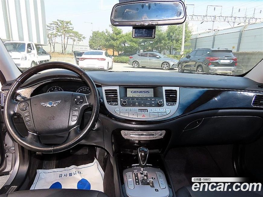 Hyundai Genesis 2012