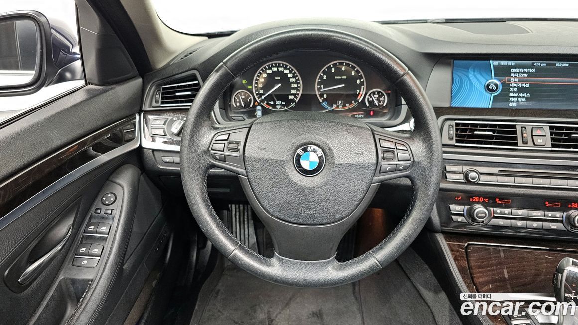BMW 5-Series 2012