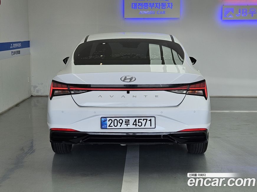 Hyundai AVANTE 2021
