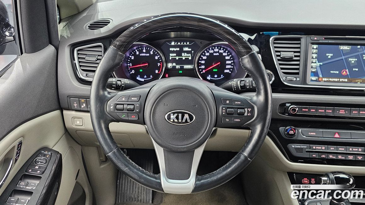 Kia Canival 2016