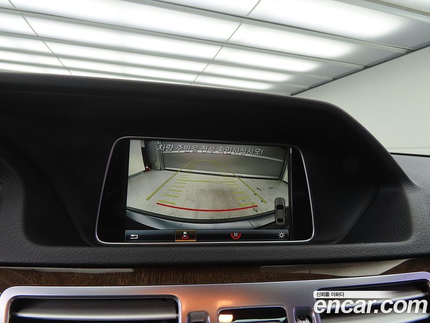 Mercedes-Benz E-Class 2016