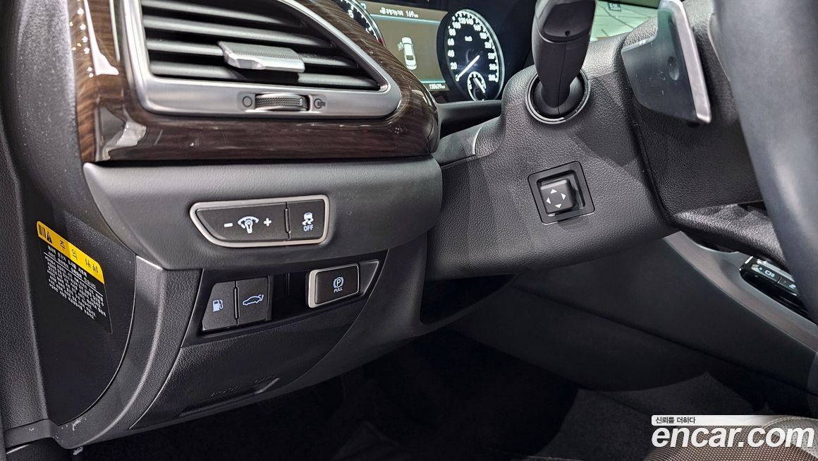 Genesis EQ900 2016