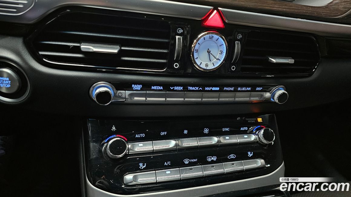 Genesis EQ900 2016