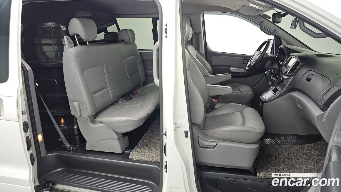 Hyundai Starex 2021