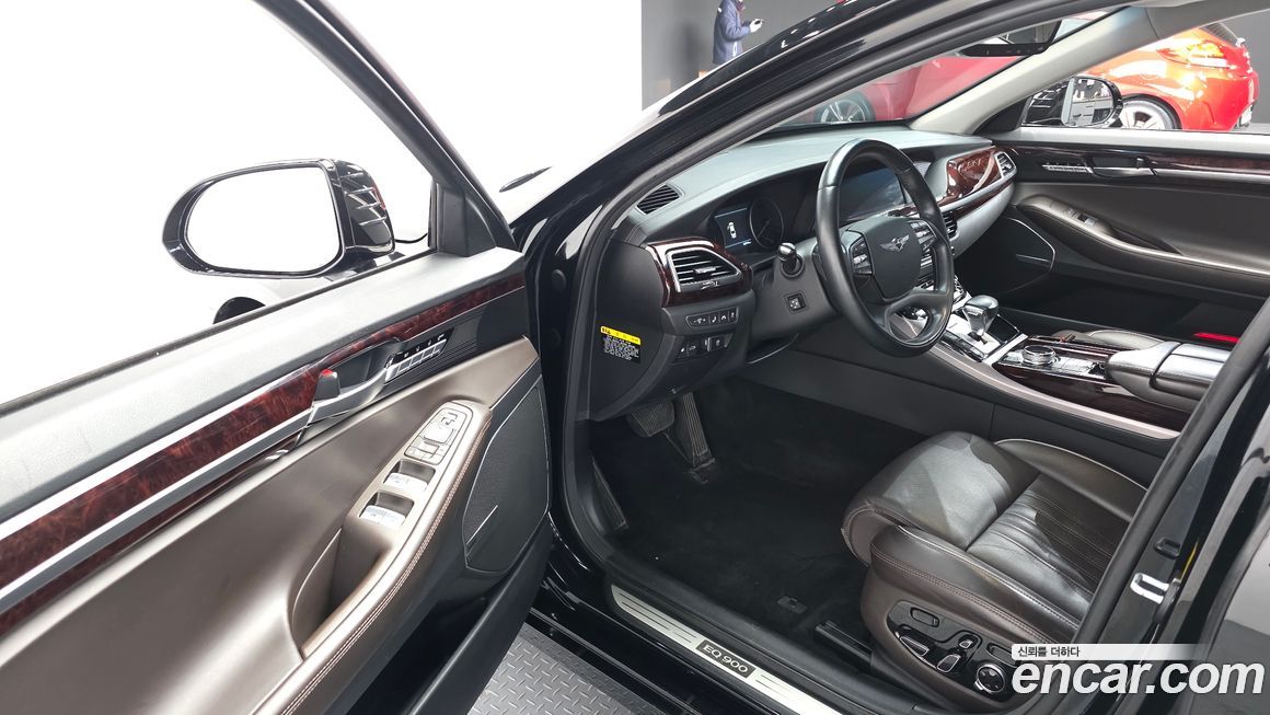 Genesis EQ900 2017