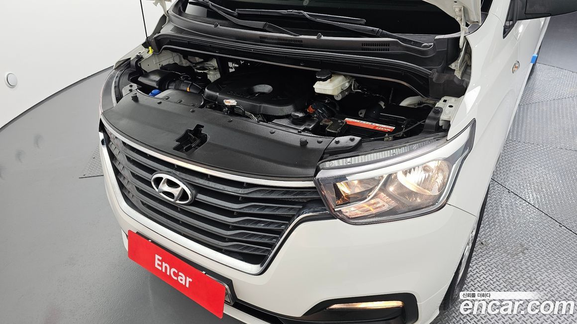 Hyundai Starex 2021
