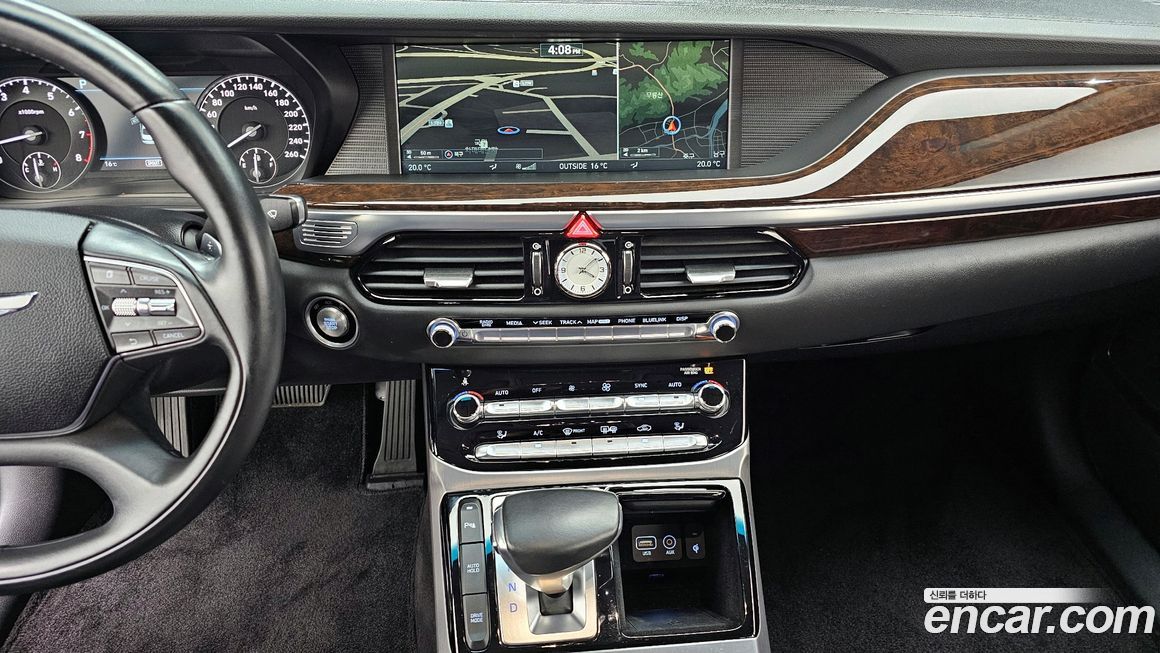 Genesis EQ900 2016