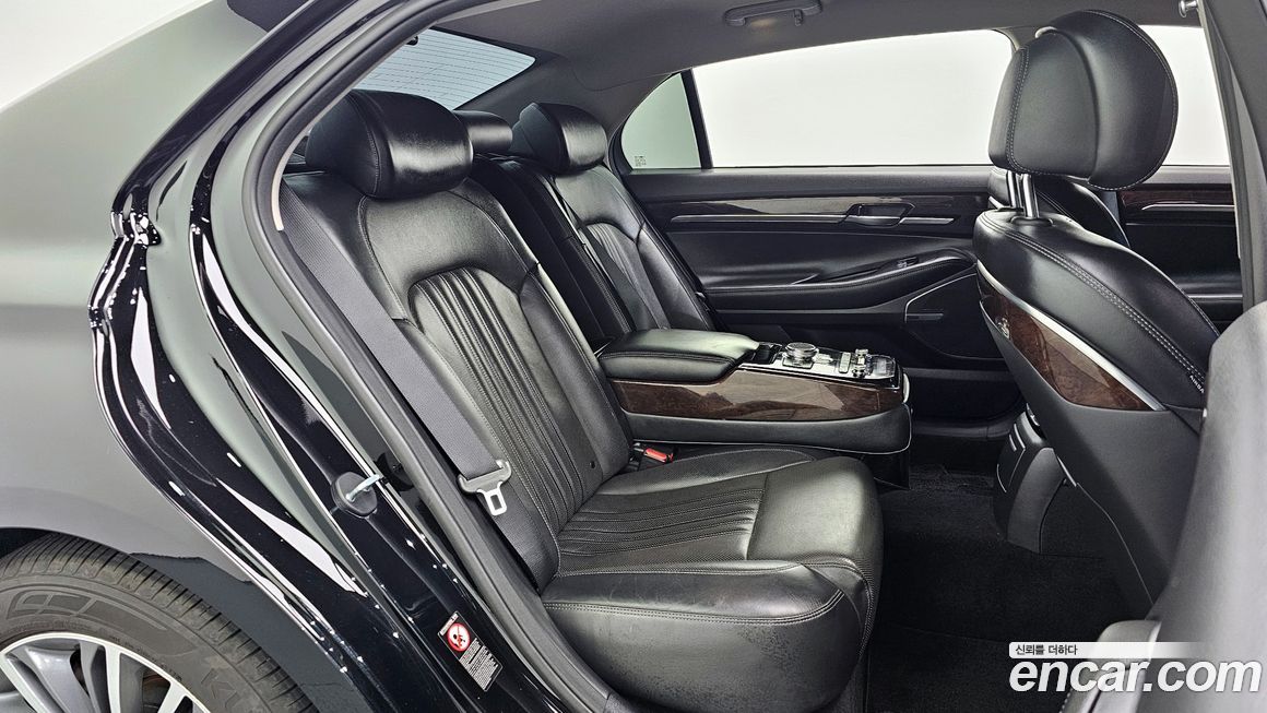Genesis EQ900 2016