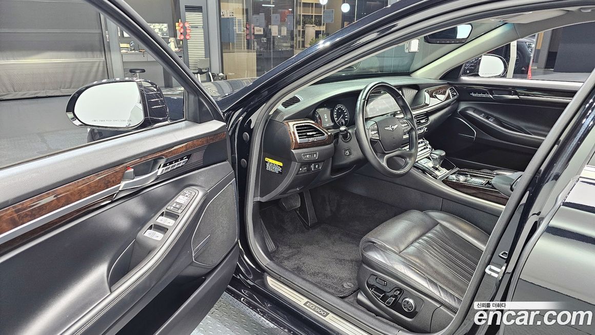 Genesis EQ900 2016