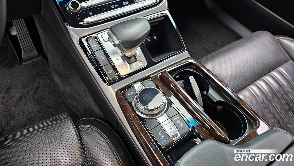 Genesis EQ900 2016