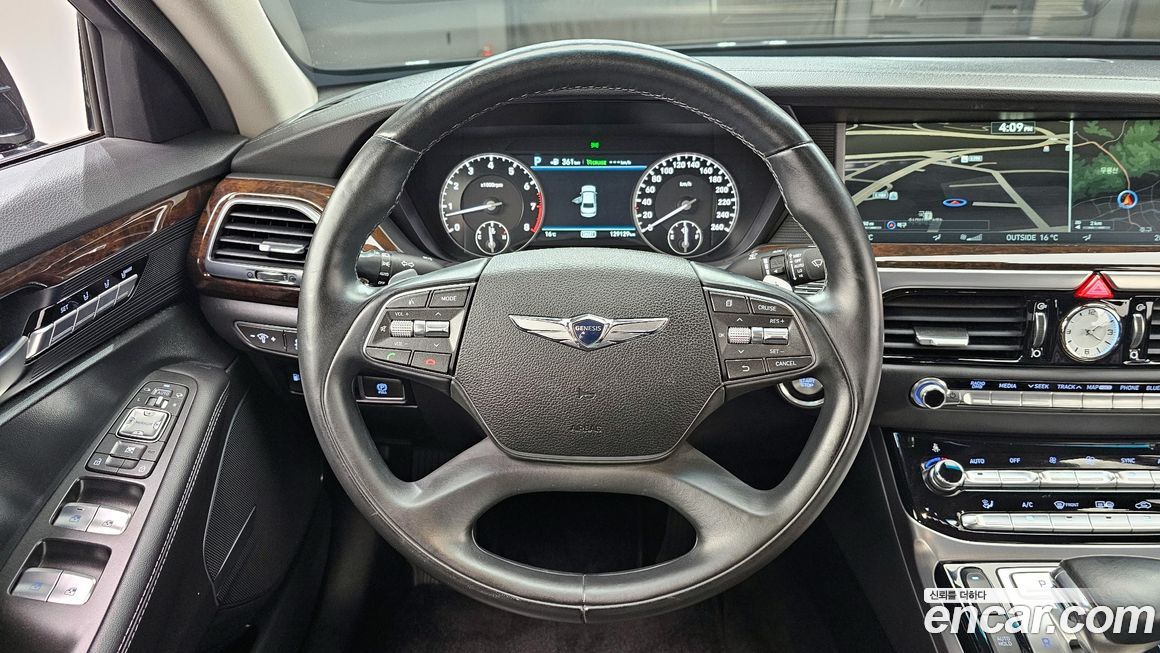 Genesis EQ900 2016