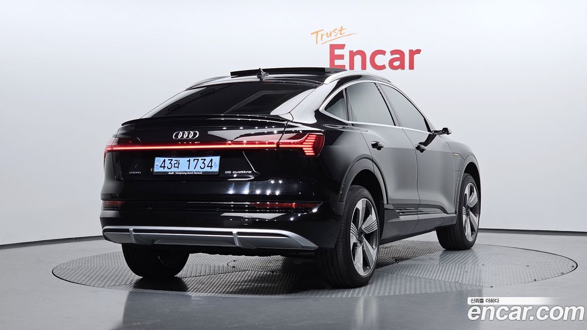 Audi e-tron 2022
