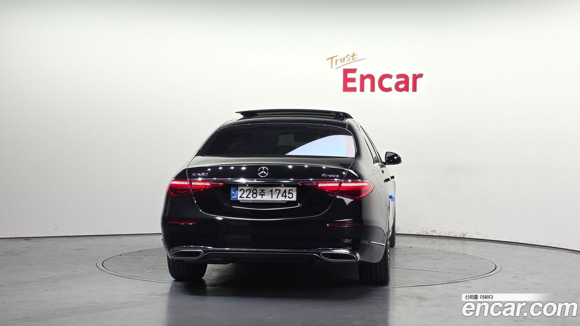 Mercedes-Benz S-Class 2021