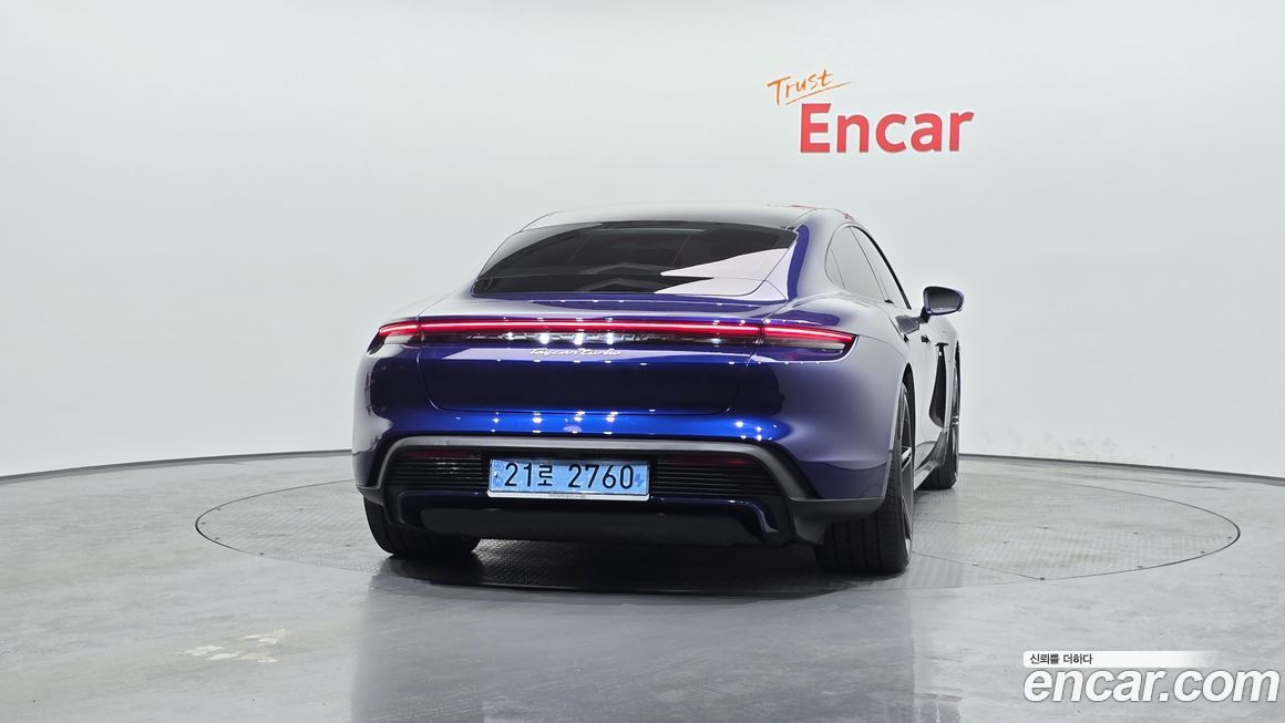 Porsche Taycan 2021