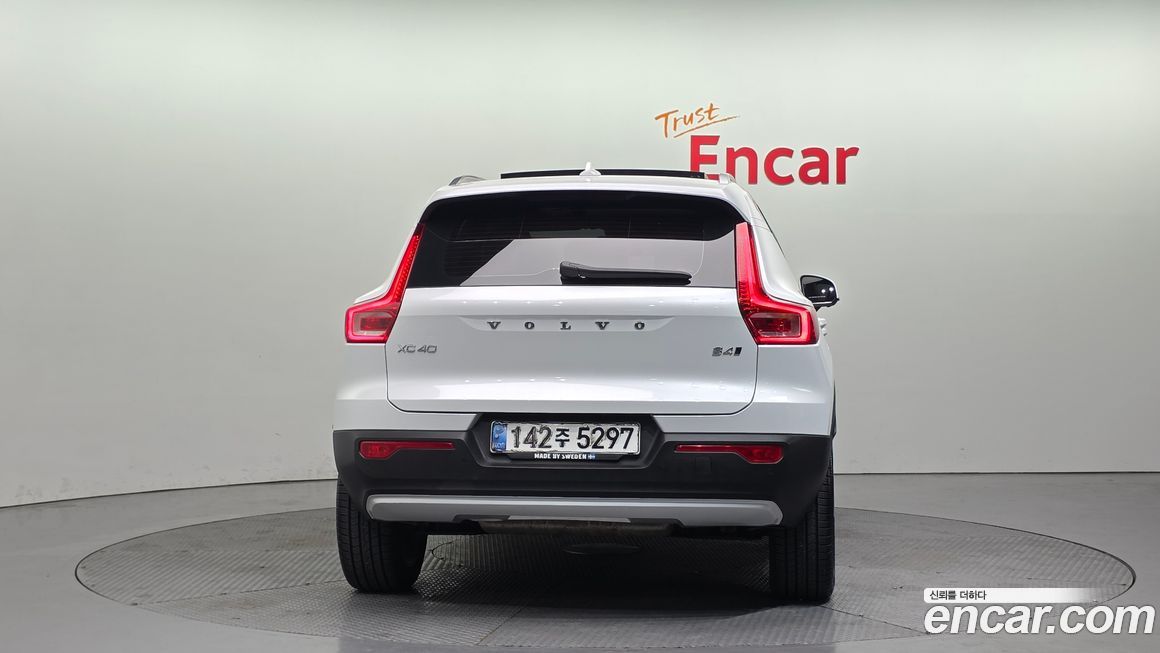 Volvo XC40 2021