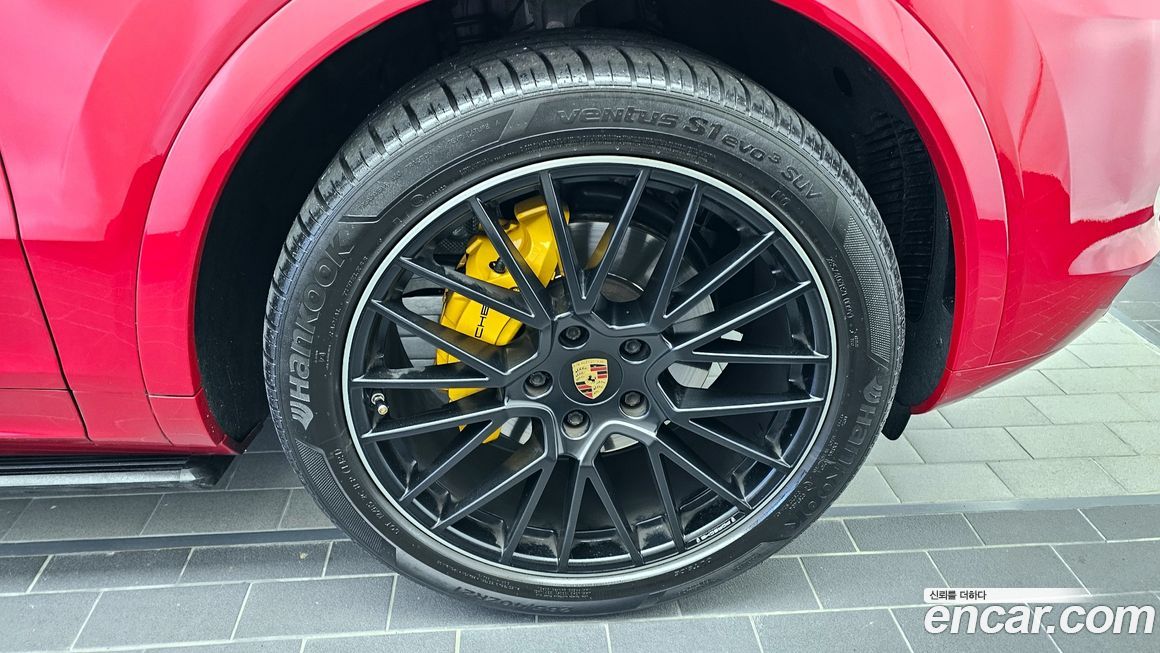 Porsche Cayenne 2021