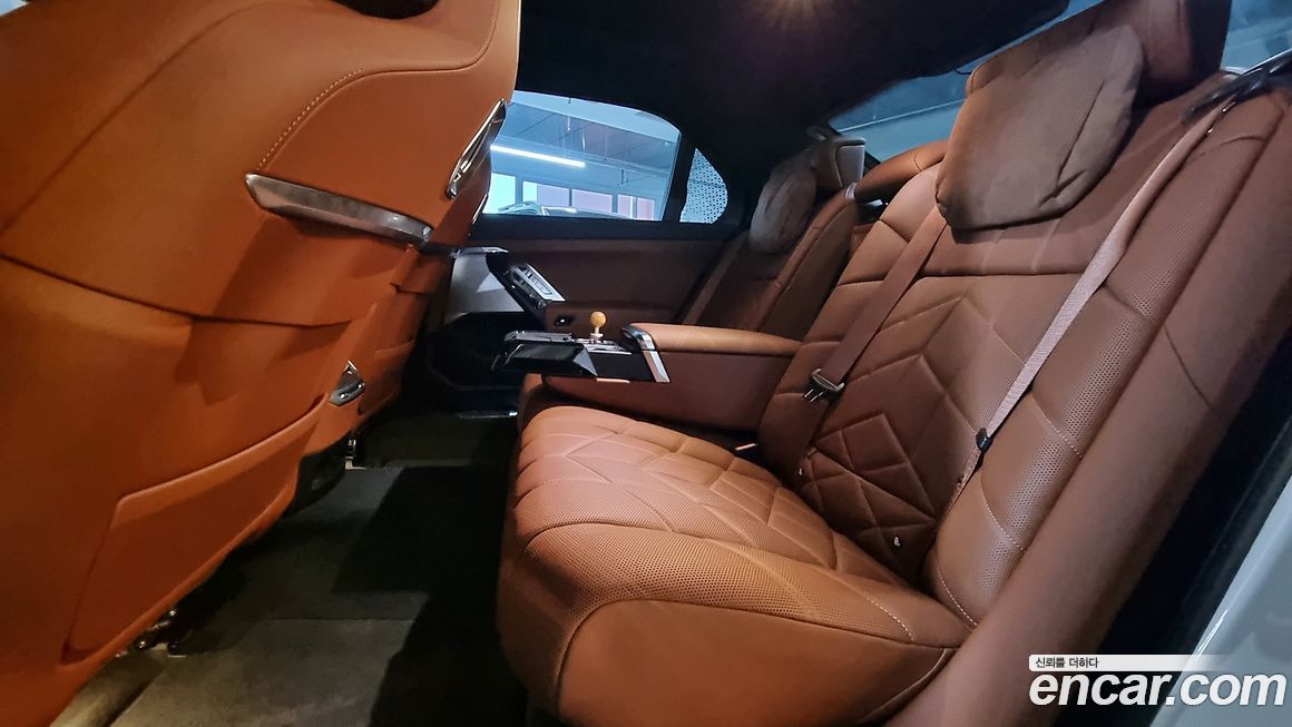 BMW 7-Series 2024