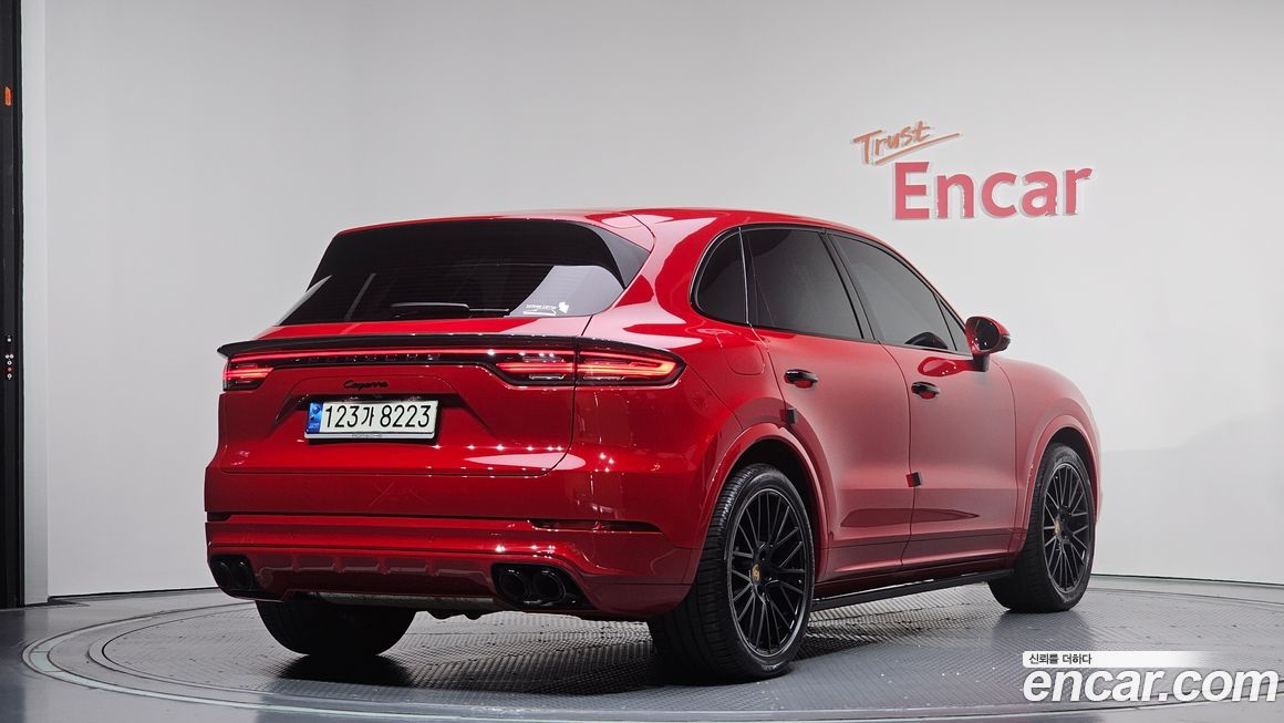 Porsche Cayenne 2021