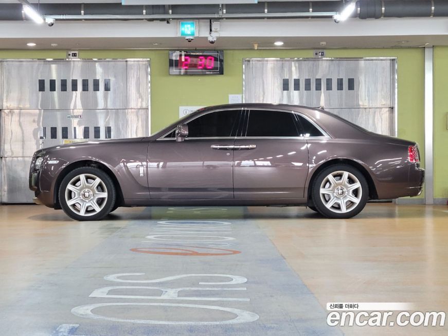 Rolls-Royce Ghost 2010