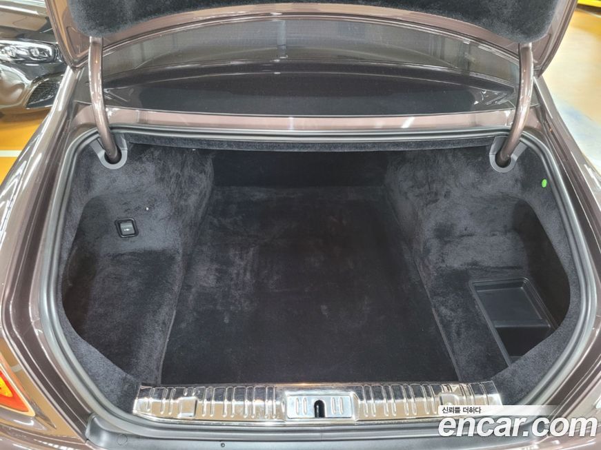 Rolls-Royce Ghost 2010