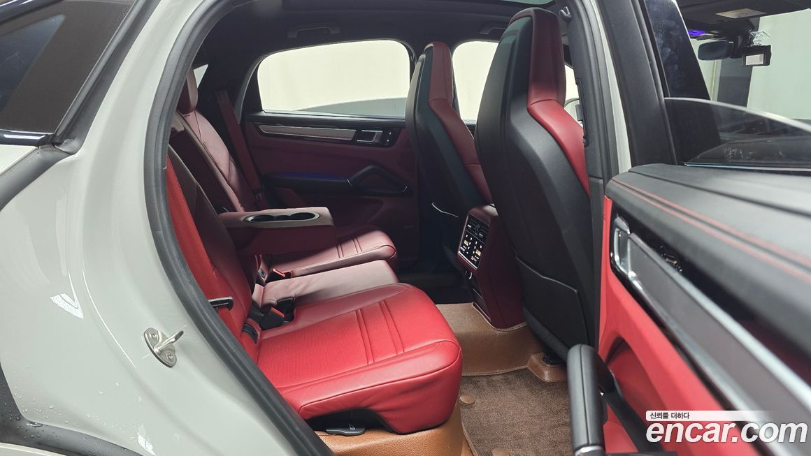 Porsche Cayenne 2023