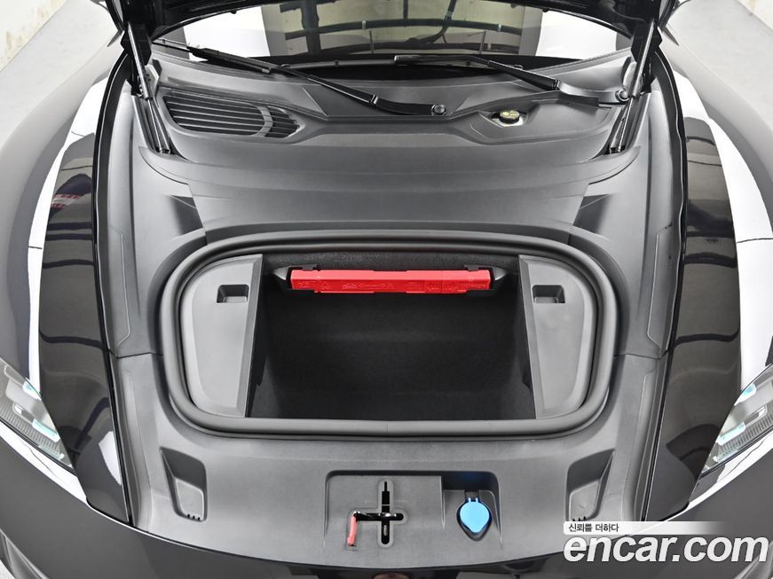 Porsche Taycan 2025