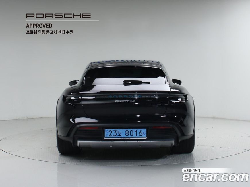Porsche Taycan 2025