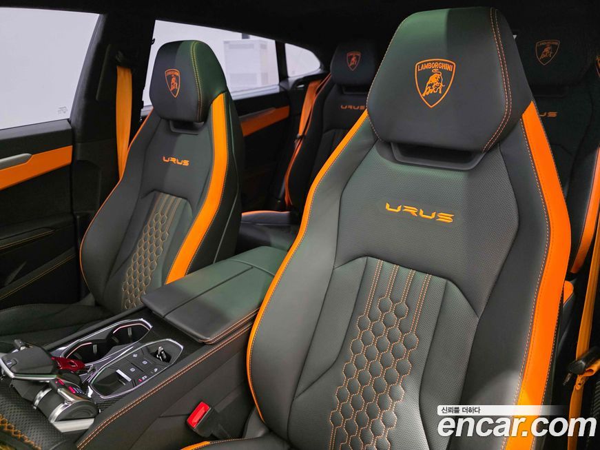 Lamborghini Urus 2024