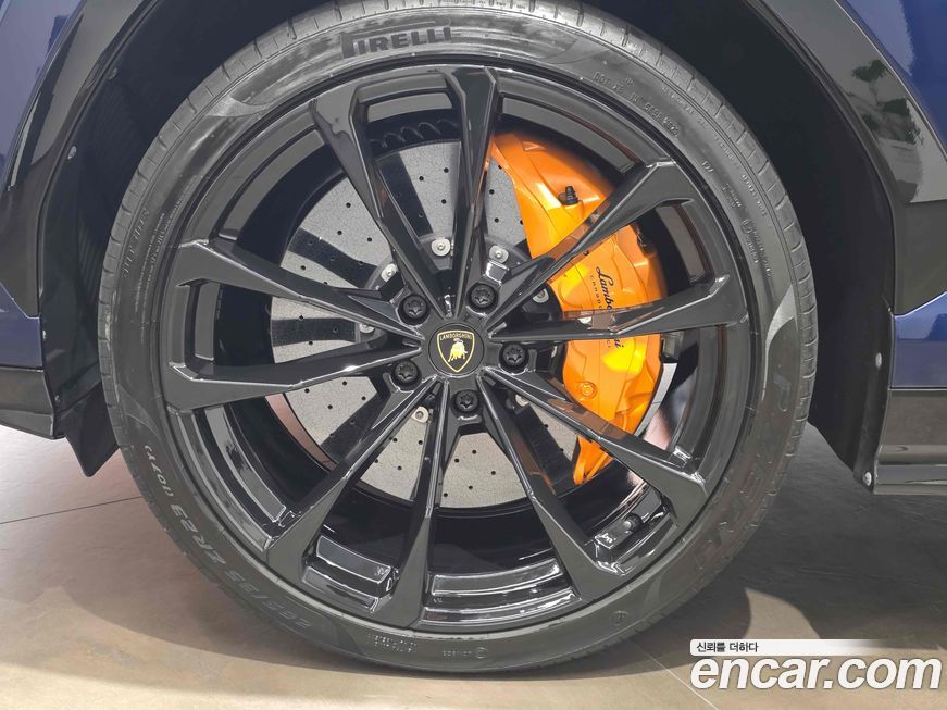 Lamborghini Urus 2024