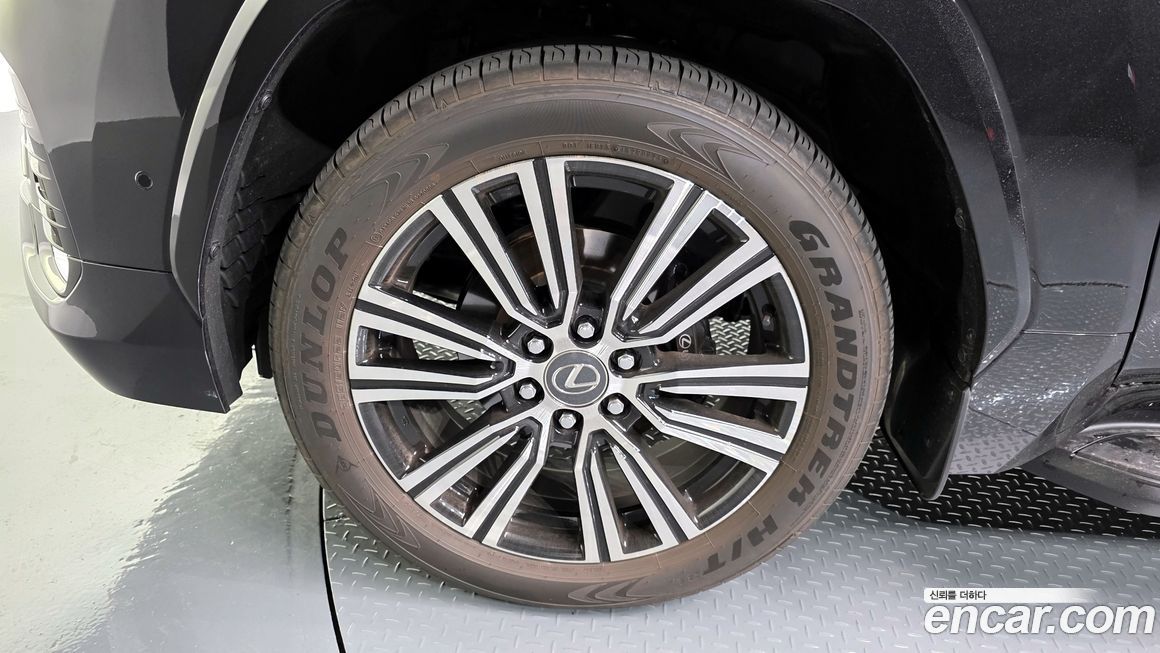 Lexus LX 2025